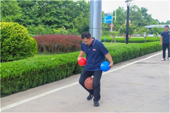 乐鱼leyu（中国）集团举办“活力一夏”趣味运动会。