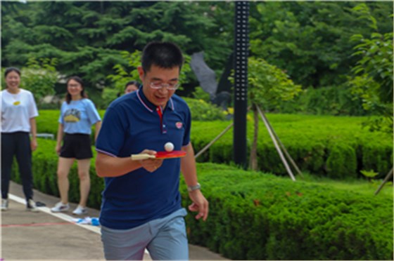 乐鱼leyu（中国）集团举办“活力一夏”趣味运动会。