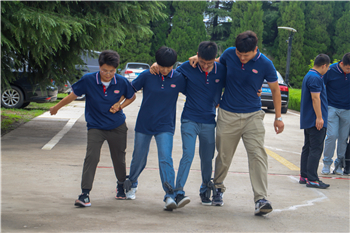 乐鱼leyu（中国）集团举办“活力一夏”趣味运动会。