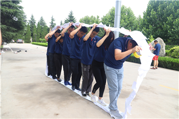 乐鱼leyu（中国）集团举办“活力一夏”趣味运动会。