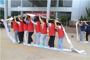 乐鱼leyu（中国）集团举办“活力一夏”趣味运动会。